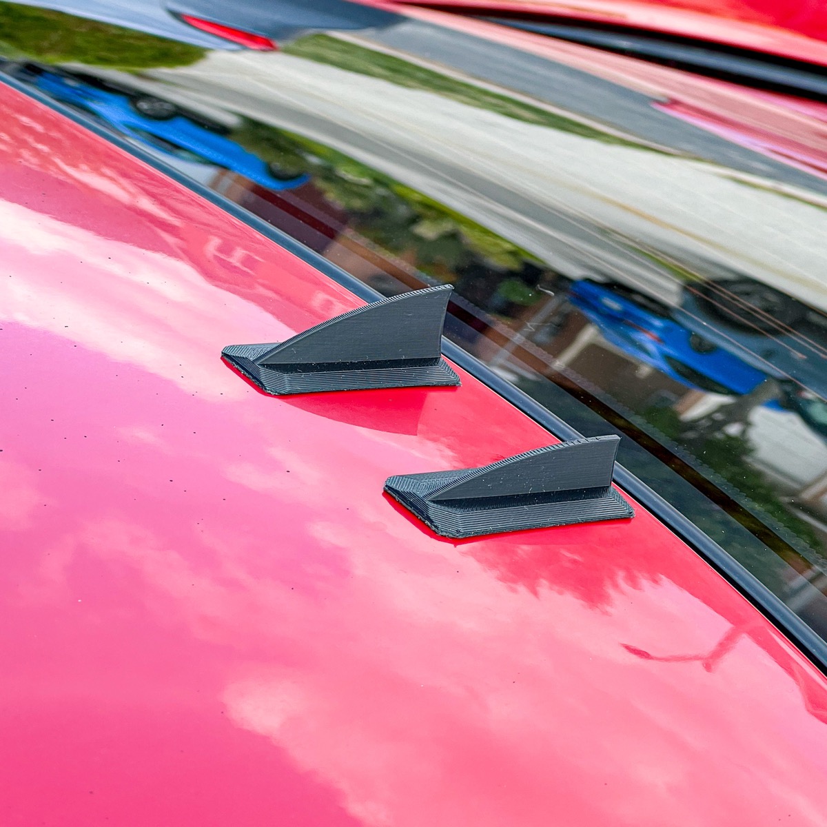 3D printed roof spoiler fins — installed on vehicle